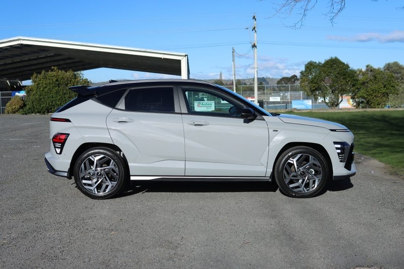 2025 Hyundai Kona SX2 Limited N-Line 1.6T 8spd AWD image 3