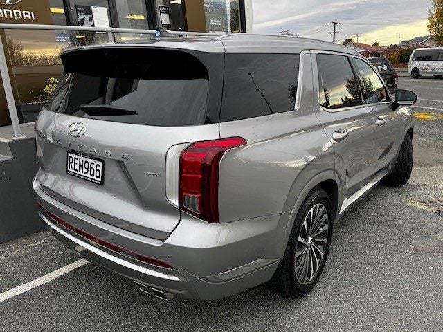 2025 Hyundai Palisade Calligraphy image 3