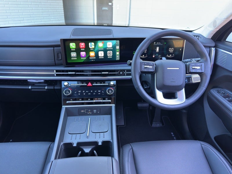 2025 Hyundai Santa Fe ELITE HBYRID - 7 SEATER image 3