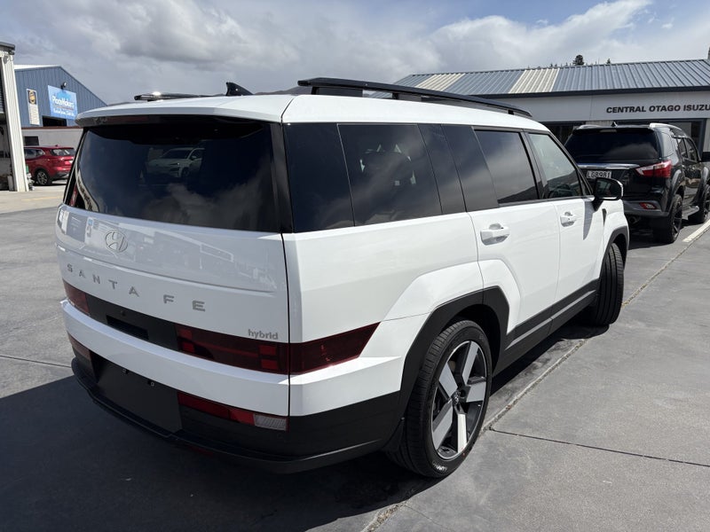 2025 Hyundai Santa Fe Elite Hybrid 7 Seat image 3