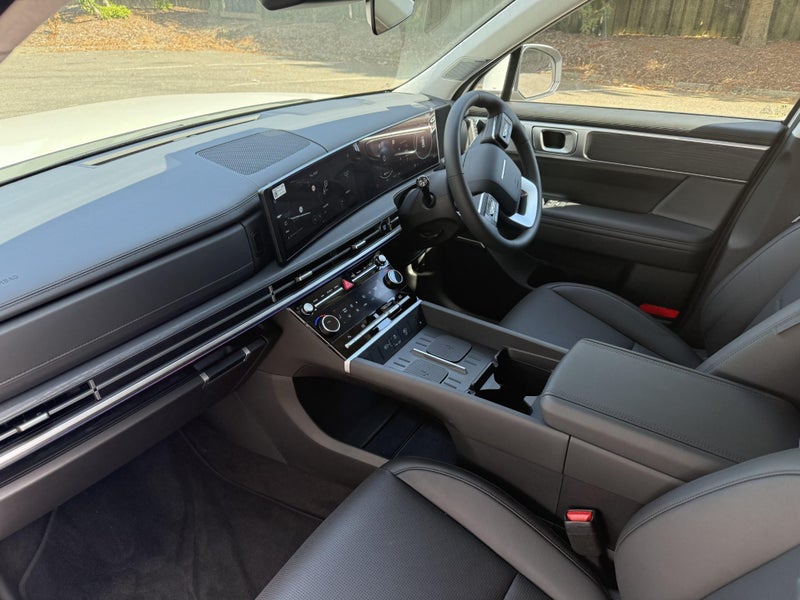 2025 Hyundai Santa Fe Limited 1.6T Hybrid image 2