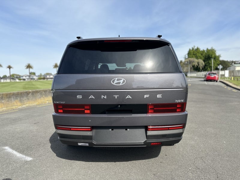 2025 Hyundai Santa Fe Limited 1.6T Hybrid image 3