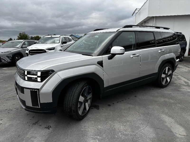 2025 Hyundai Santa Fe MX5 Elite HEV7S image 3
