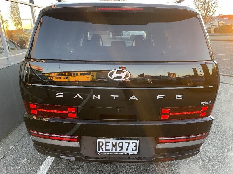 2025 Hyundai Santa Fe MX5 Limited HEV image 4