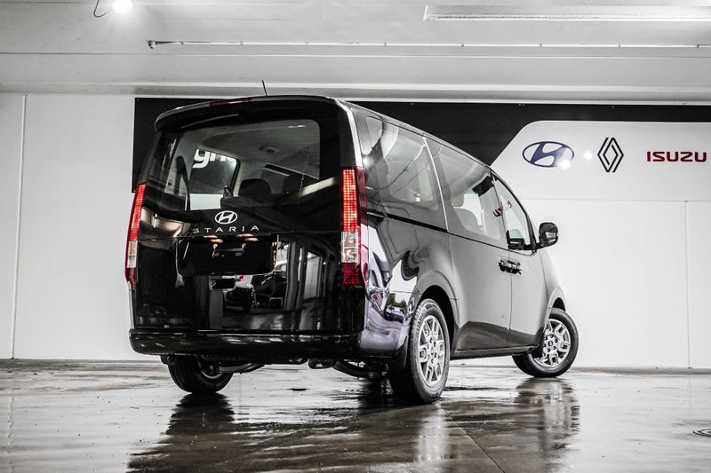 2025 Hyundai Staria 2.2DT/8AT image 3