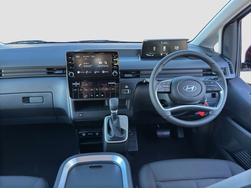 2025 Hyundai Staria 8 SEATER - TWIN SLIDING DOORS image 3