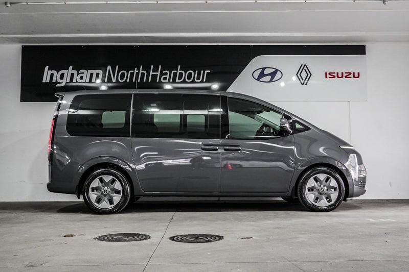 2025 Hyundai Staria LIMITED 2.2DT/4WD image 2