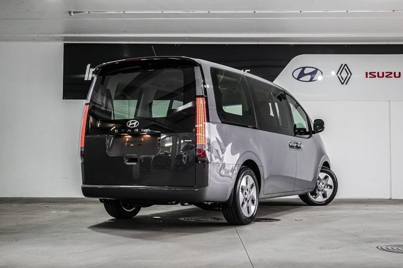 2025 Hyundai Staria LIMITED 2.2DT/4WD image 3