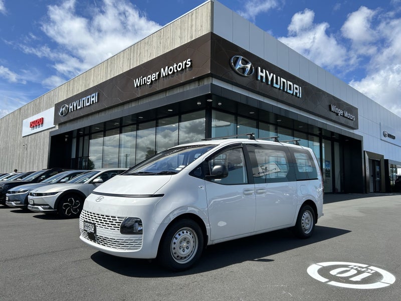 2025 Hyundai Staria Load 2.2D 2WD 8AT Barn Doors image 1