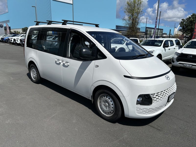 2025 Hyundai Staria Load 2.2D 2WD 8AT Barn Doors image 4