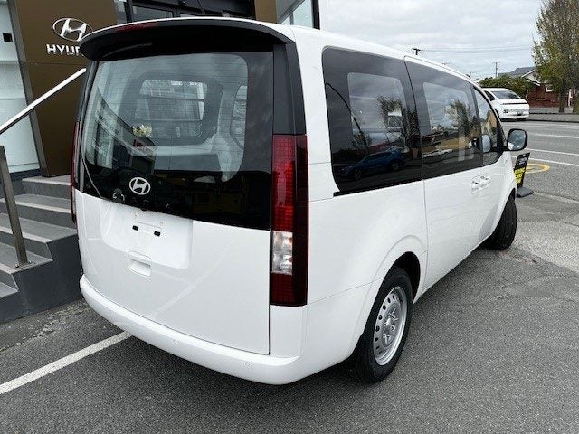 2025 Hyundai Staria Load 2.2D CRDI Auto image 3