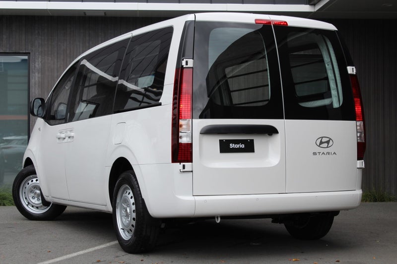 2025 Hyundai Staria Load 2.2Dt/8At image 4