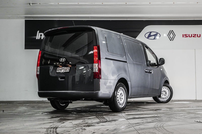 2025 Hyundai Staria Load 2.2DT/8AT image 3