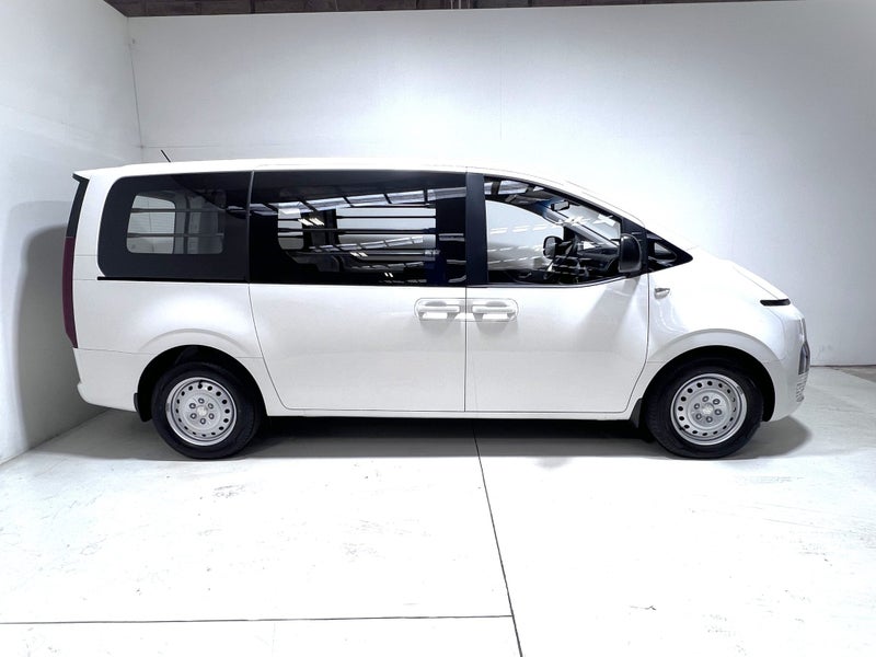 2025 Hyundai Staria Load LOAD 2.2-TD / 8AT image 3