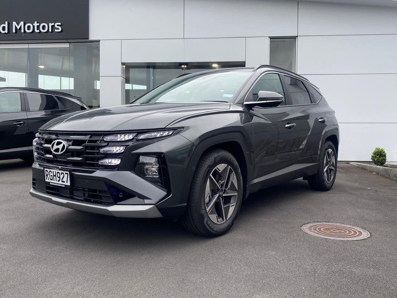 2025 Hyundai Tucson 1.6T Hev Active Awd image 3