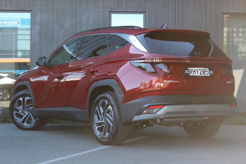 2025 Hyundai Tucson 1.6T Hev Limited Awd image 4