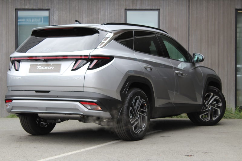 2025 Hyundai Tucson 1.6T Hev Limited Awd image 3