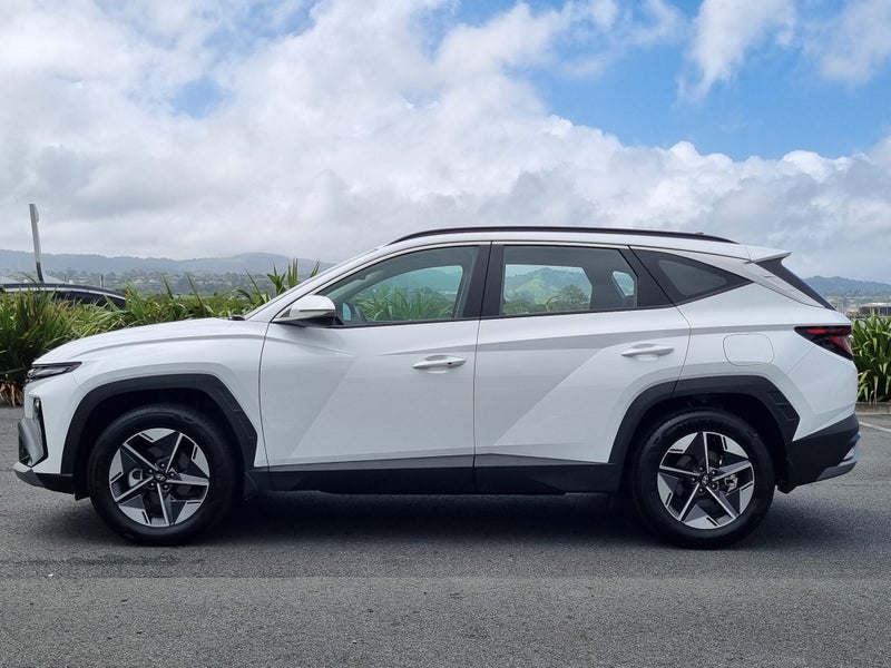 2025 Hyundai Tucson Active 2.0 Petrol / 6 Speed... image 3