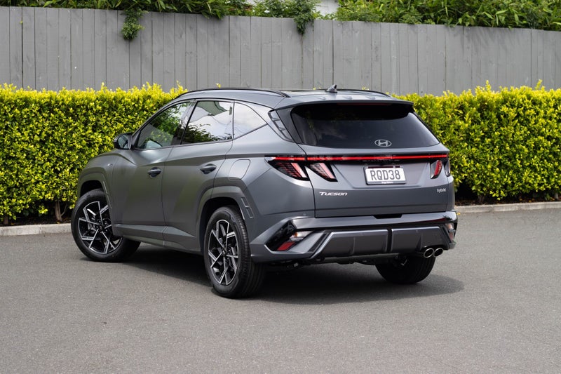 2025 Hyundai Tucson AWD Hybrid N-Line Limited image 3