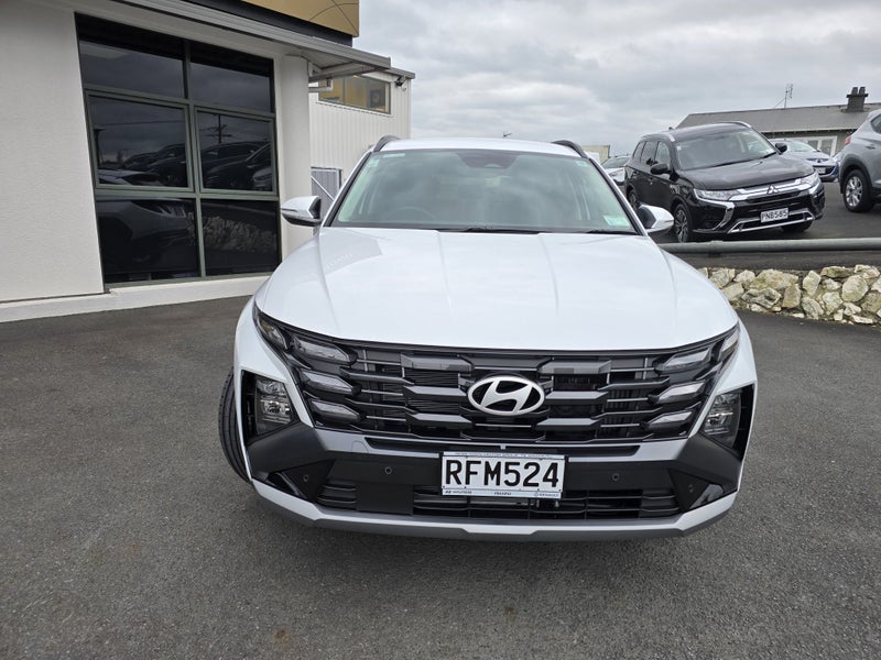 2025 Hyundai Tucson Hybrid Active image 2