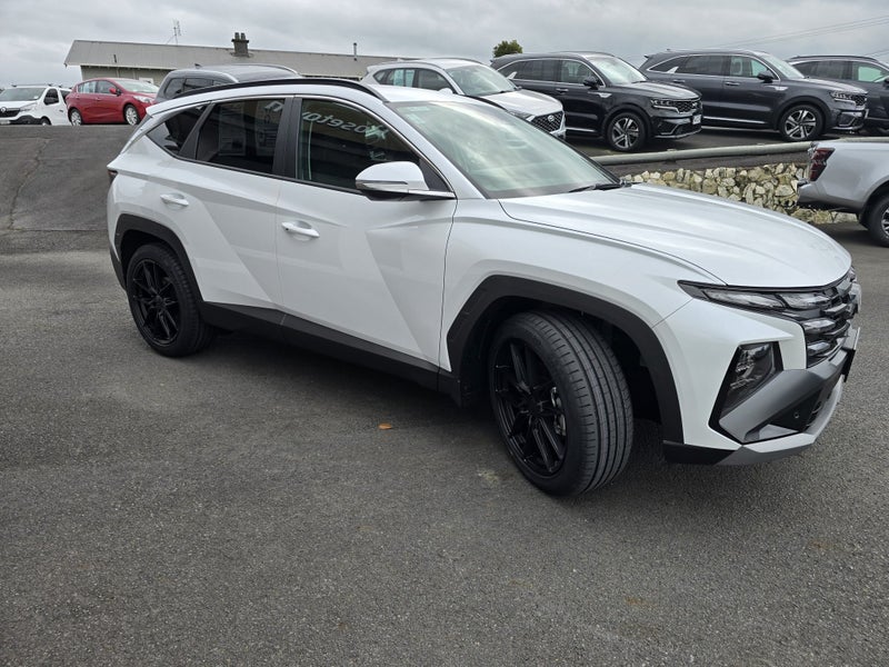 2025 Hyundai Tucson Hybrid Active image 3