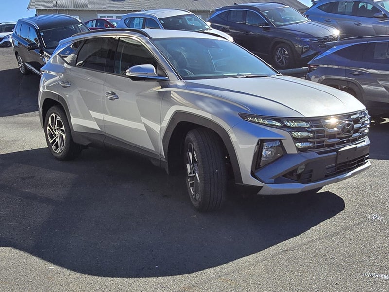 2025 Hyundai Tucson Hybrid Elite image 3