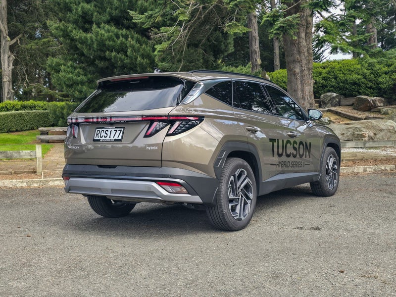 2025 Hyundai Tucson Hybrid Elite AWD image 3