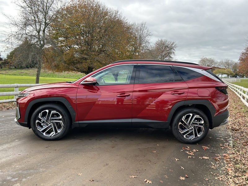 2025 Hyundai Tucson Hybrid Limited SUV 1.6T AWD... image 5