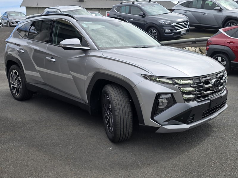 2025 Hyundai Tucson Hybrid LTD image 3