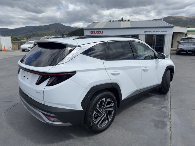 2025 Hyundai Tucson NX4 Hybrid Limited SUV 1.6T... image 4