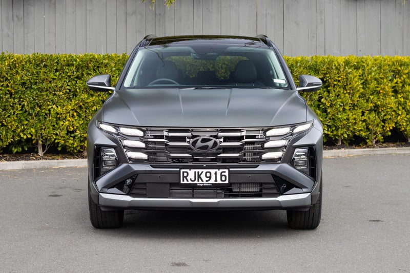 2025 Hyundai Tucson NX4 Hybrid Limited SUV 1.6T... image 4