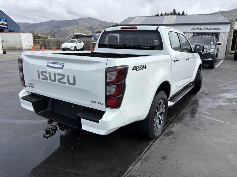 2025 Isuzu D-Max LS Auto 4x4 DC image 3