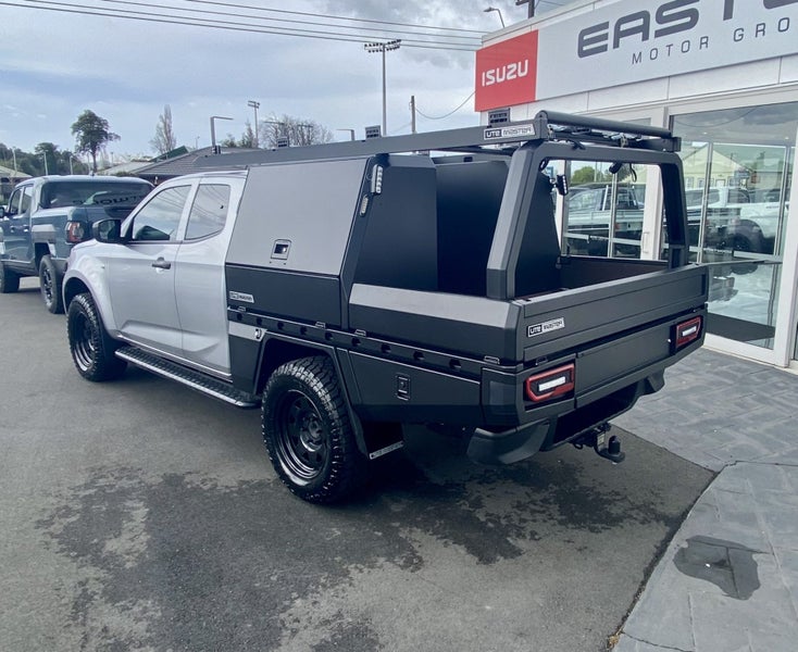 2025 Isuzu D-Max LX Space Cab Auto 4WD image 3