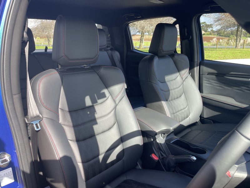 2025 Isuzu D-Max X-Terrain DCab 4WD image 5