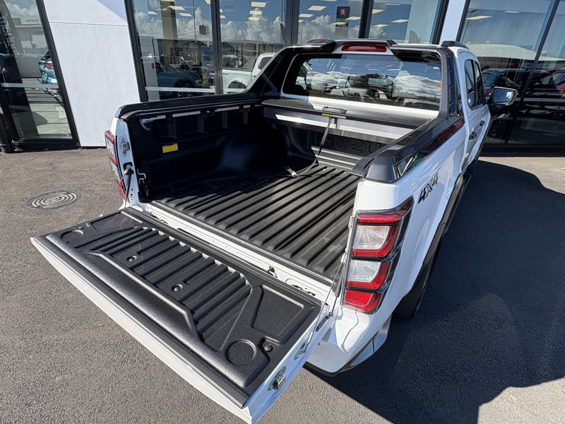 2025 Isuzu D-Max X-TERRAIN DOUBLE CAB image 5
