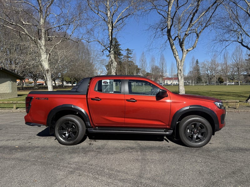 2025 Isuzu D MAX X-Terrain Double Cab image 3