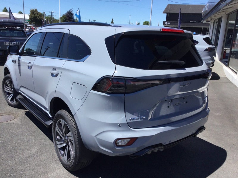 2025 Isuzu MU-X LS-T image 3