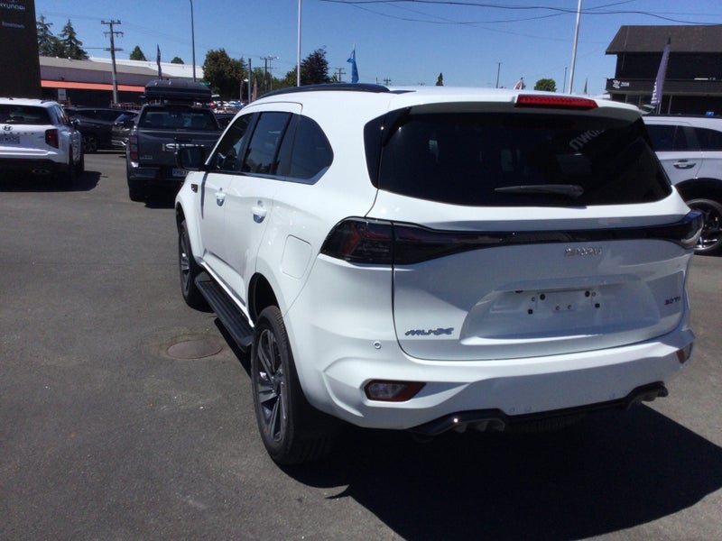 2025 Isuzu MU-X LS-T image 2