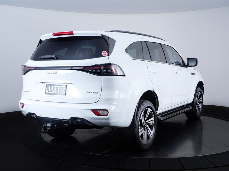 2025 Isuzu MU-X LS-T image 3