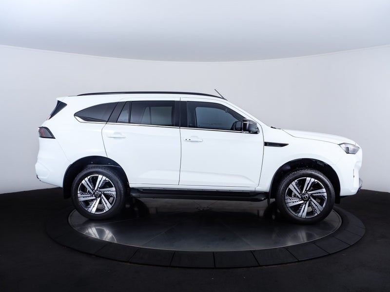2025 Isuzu MU-X LS-T image 4