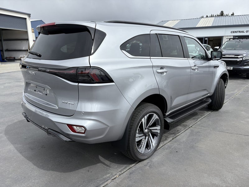 2025 Isuzu MU-X LS-T image 3