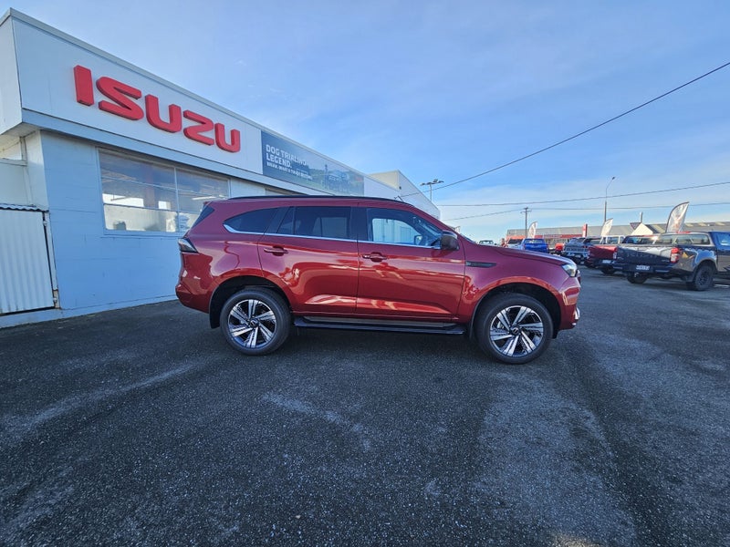 2025 Isuzu MU-X LS-T SUV 3.0D 4x4 6AT image 3