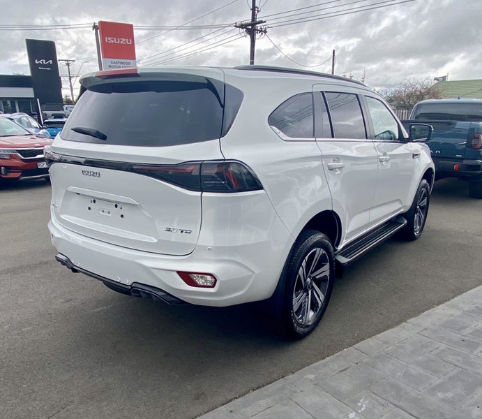 2025 Isuzu MU-X LST SUV 3.0D 6AT image 4