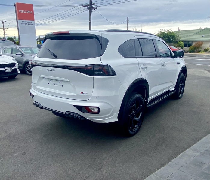 2025 Isuzu MU-X X-Terrain SUV 3.0D 4x4 6AT MY25 image 4