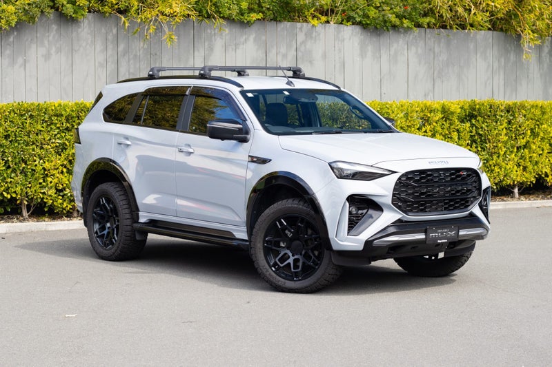 2025 Isuzu MU-X XT 3.0D image 1