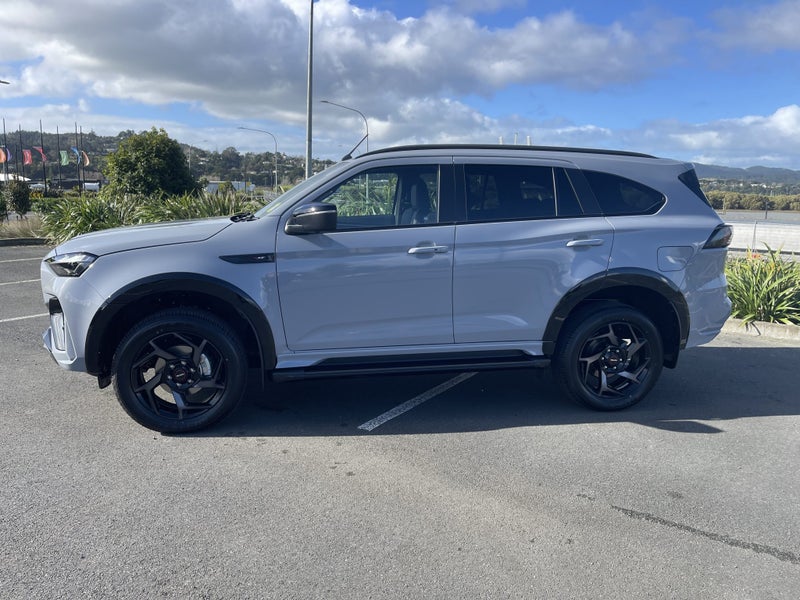 2025 Isuzu MU-X XT 4WD Auto 3.0D 7 SEATER image 3