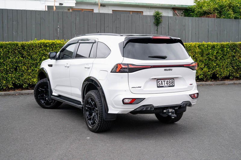 2025 Isuzu MU-X XT 4WD Auto image 3