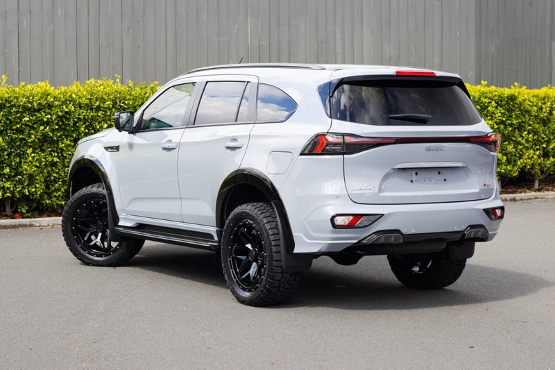 2025 Isuzu MU-X XT 4WD Auto image 3