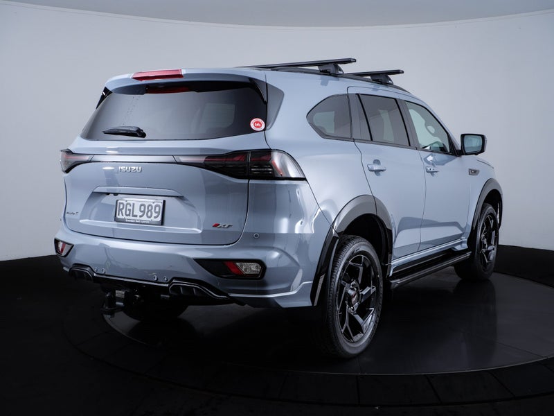 2025 Isuzu MU-X XT X-Terrain 3.0D 4X4 image 3