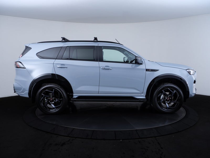 2025 Isuzu MU-X XT X-Terrain 3.0D 4X4 image 4